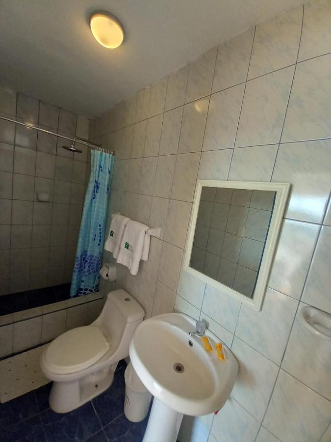 Hostal Los Frayles Паракас Экстерьер фото