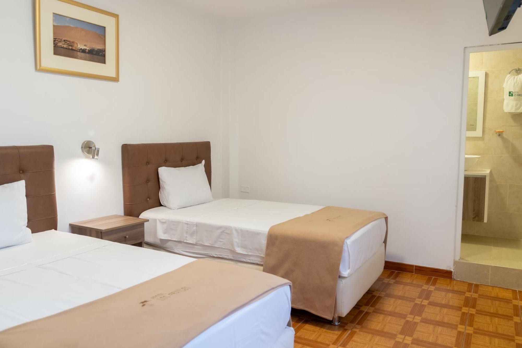 Hostal Los Frayles Паракас Экстерьер фото