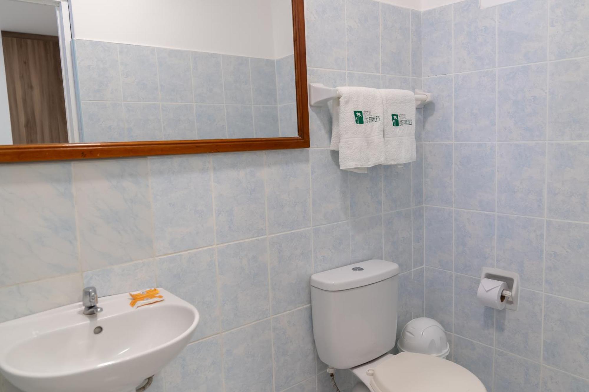 Hostal Los Frayles Паракас Экстерьер фото