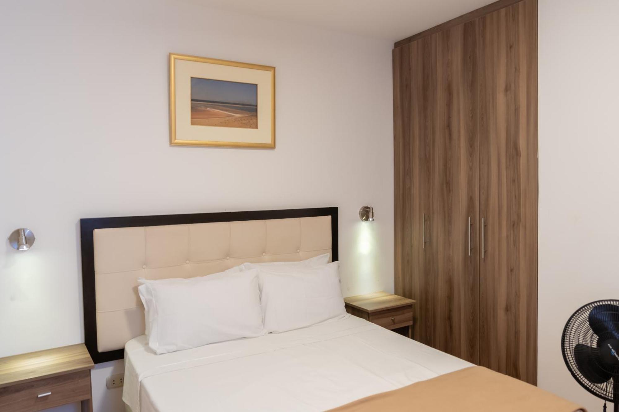 Hostal Los Frayles Паракас Экстерьер фото
