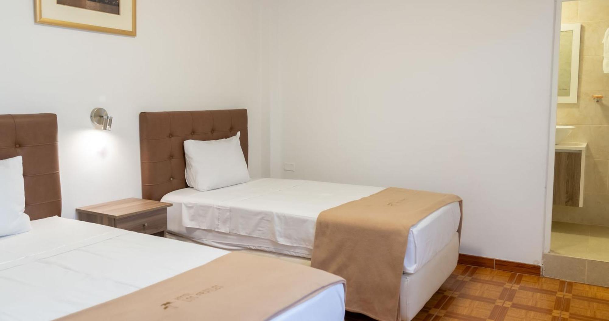 Hostal Los Frayles Паракас Экстерьер фото